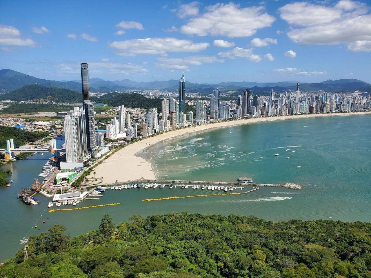 Qual o preço do metro quadrado em Balneário Camboriú e por que ele é tão alto?
