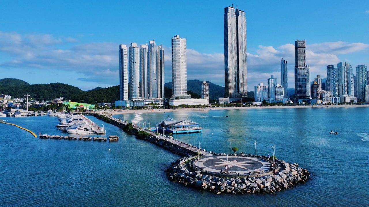 Como funciona a locação anual em Balneário Camboriú?