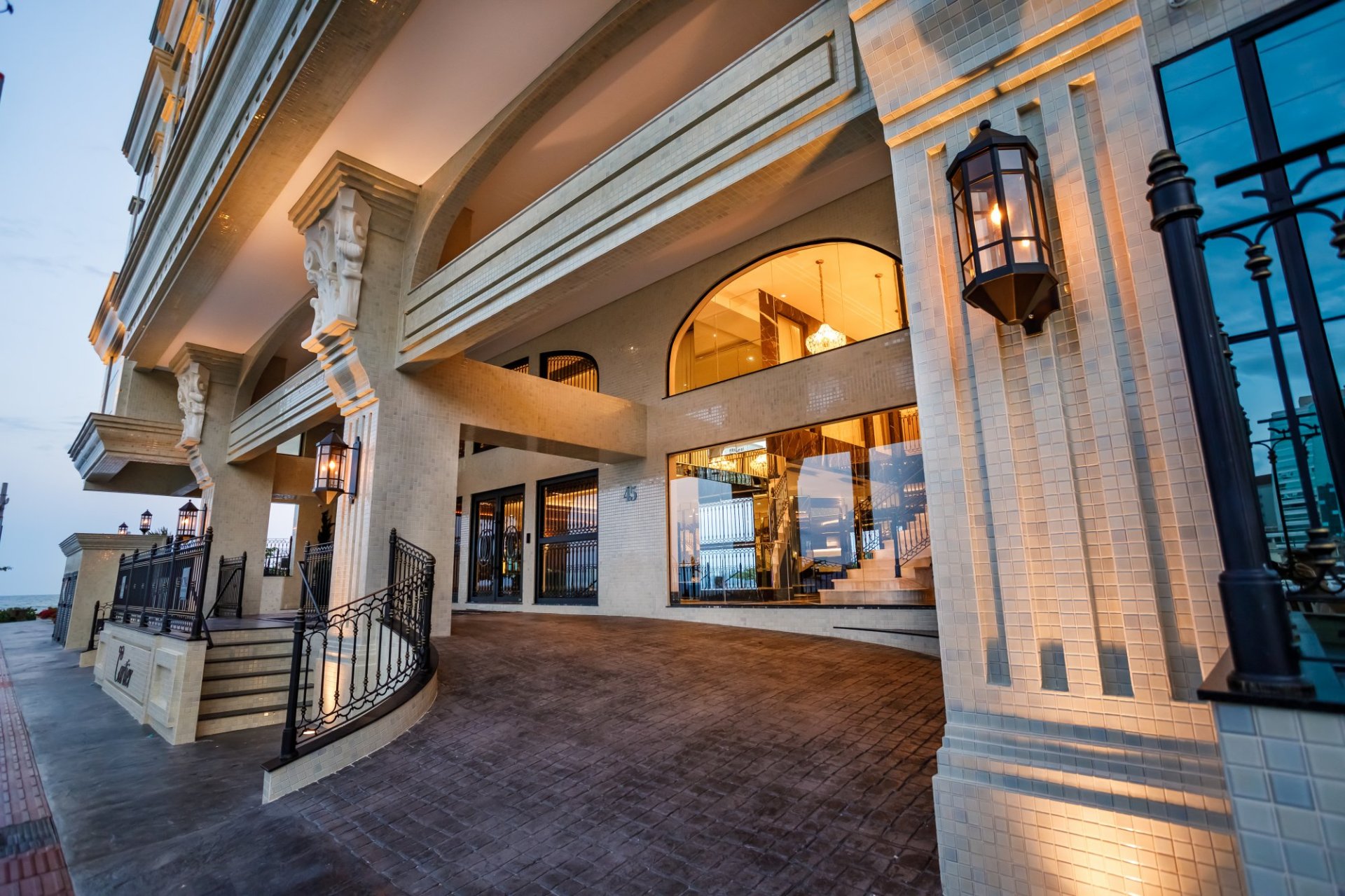 CNA Cartier Residence