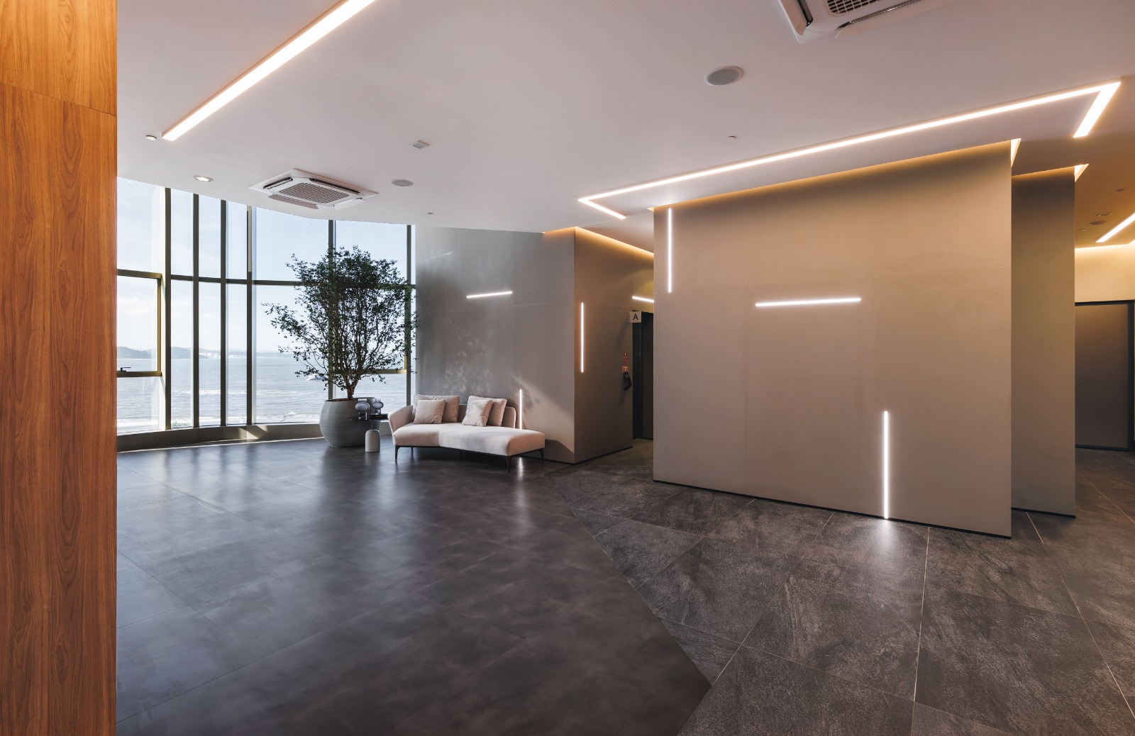 Yachthouse