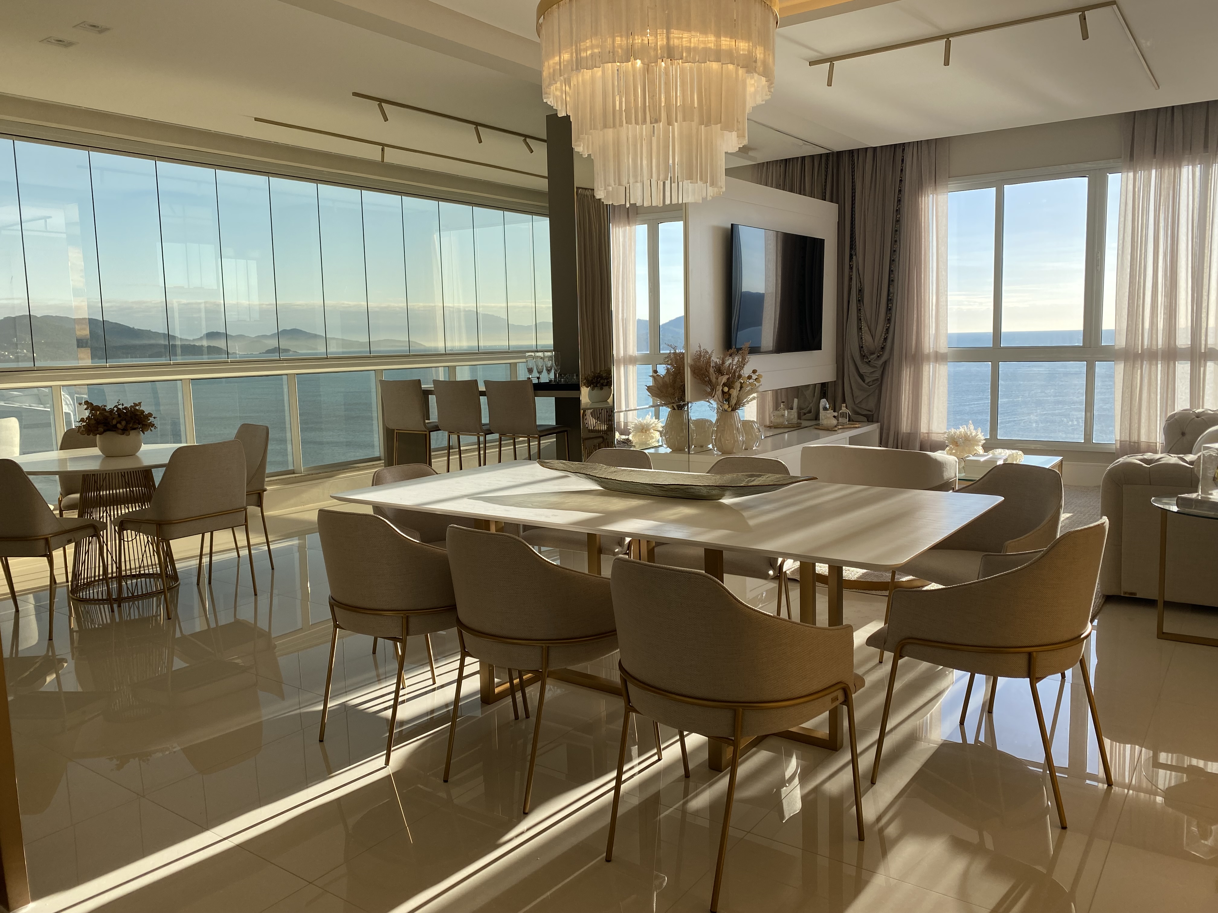 Apartamento Diferenciado no Cambirela Residence