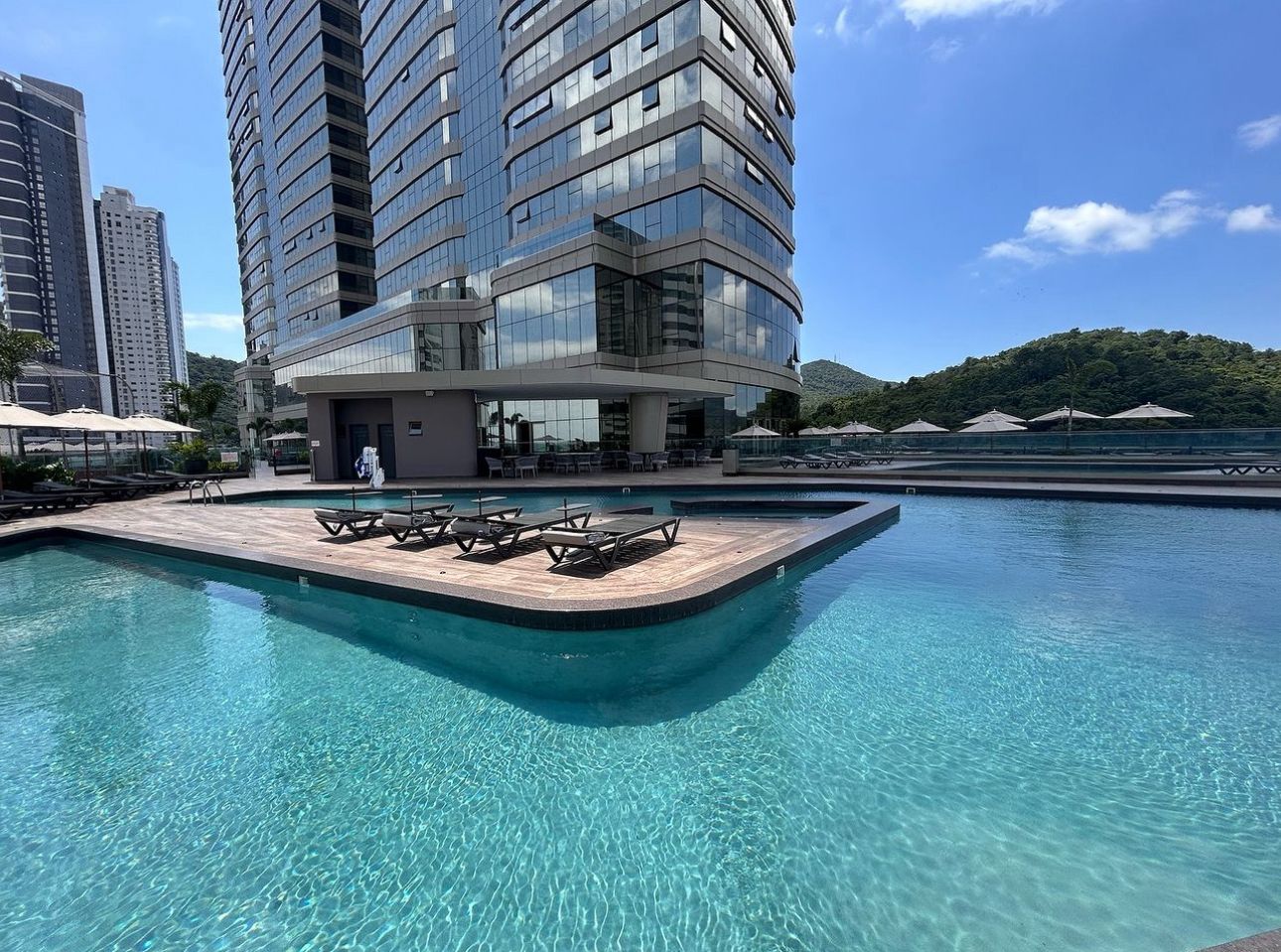 Apartamento no Yachthouse
