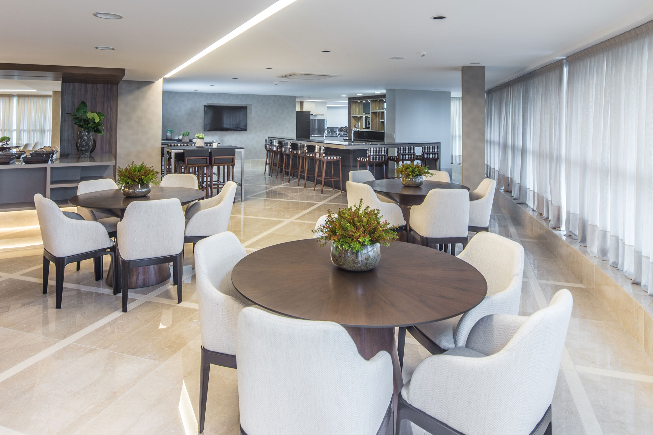 Venda de apto no Ibiza Towers em Balneário Camboriú