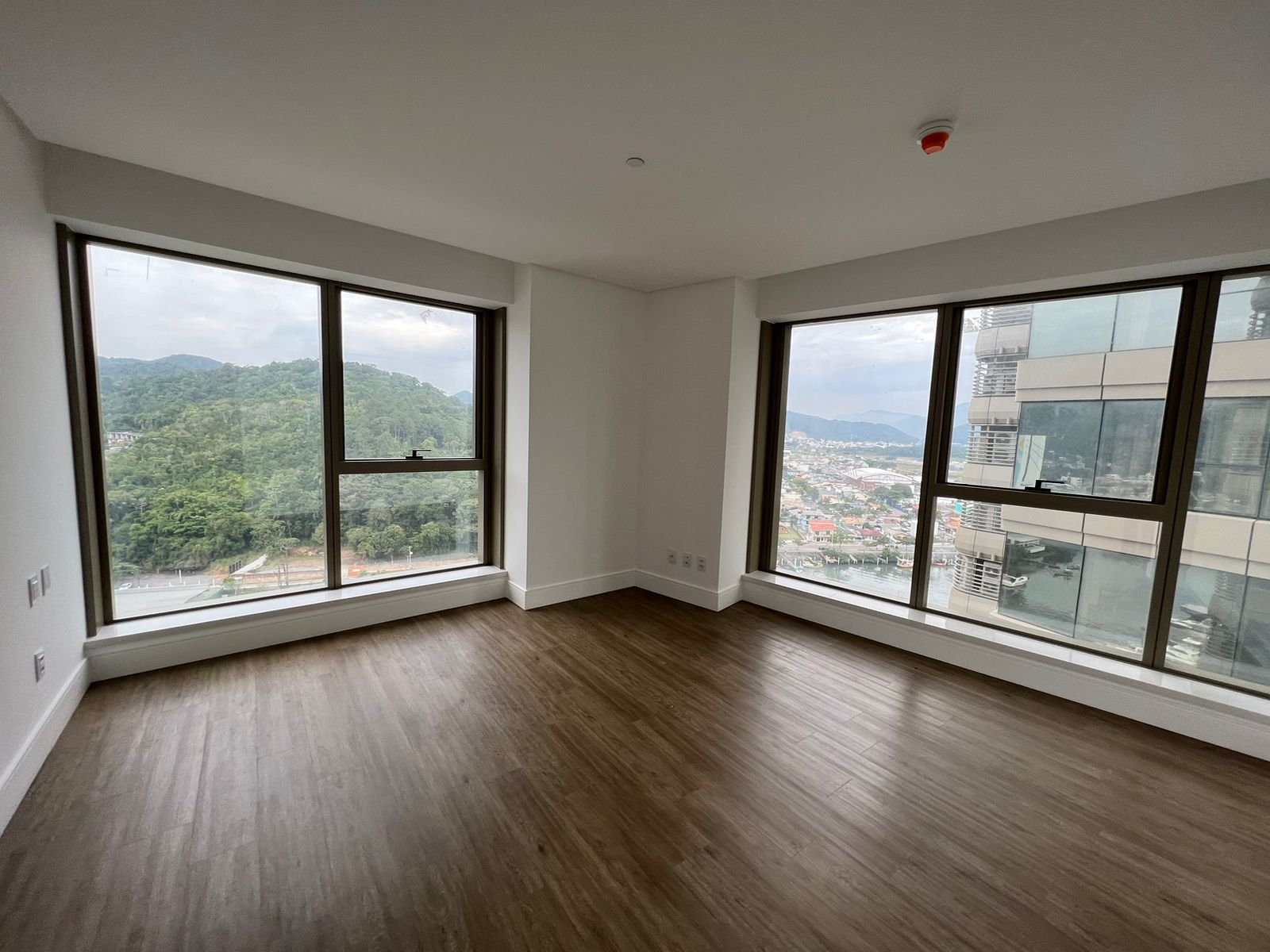 Venda de Apartamento no Yachthouse