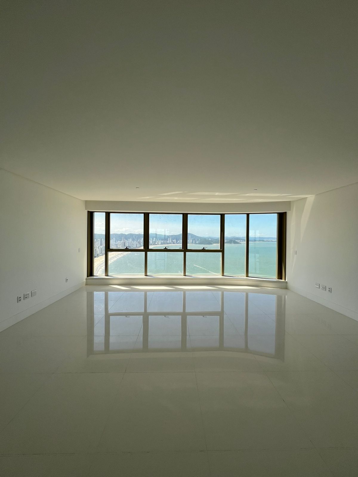 Apartamento Disponível no Yachthouse
