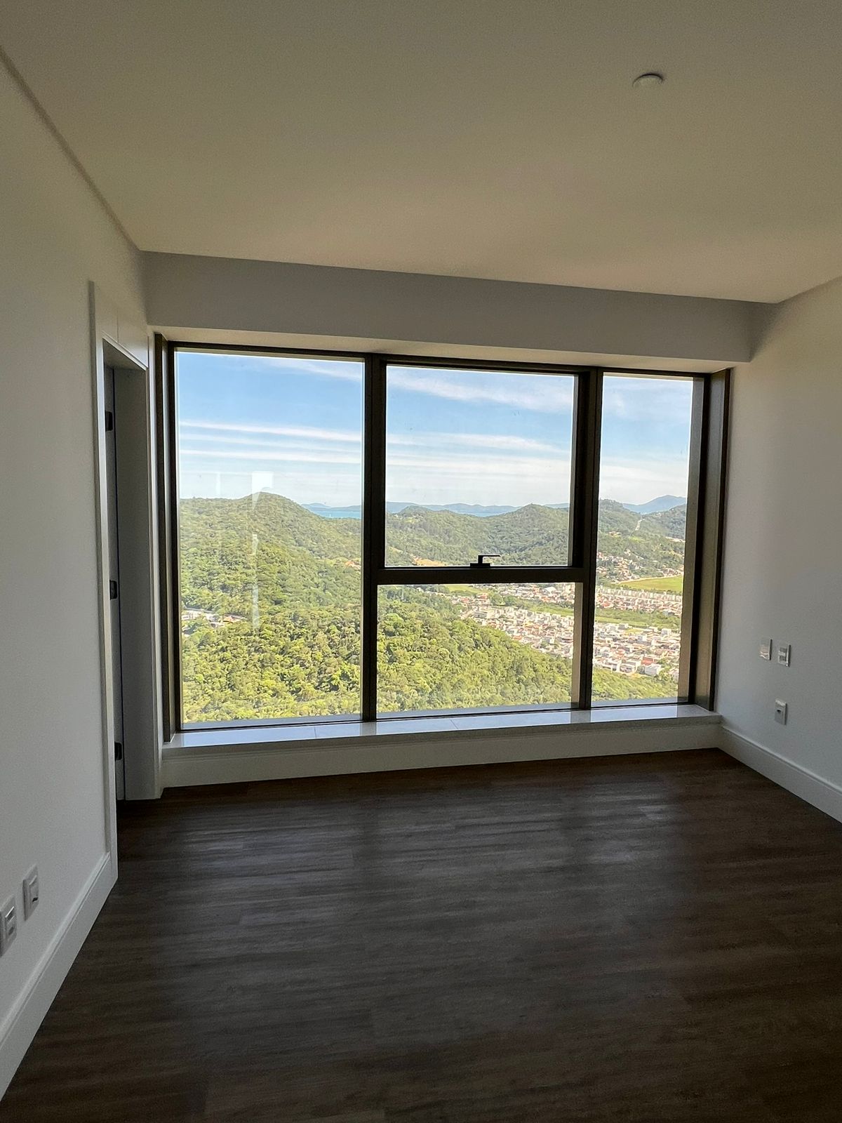 Apartamento Disponível no Yachthouse
