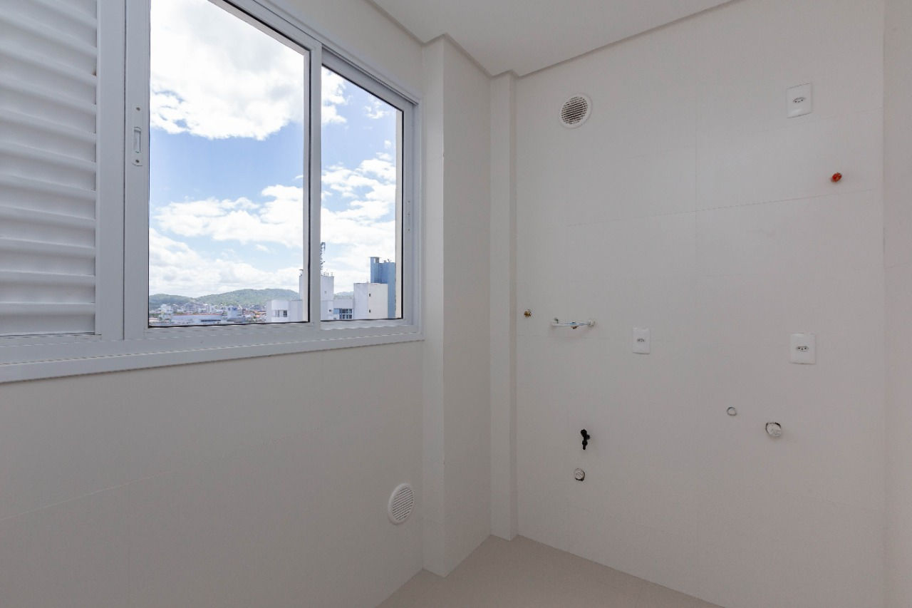 Venda de andar alto no Villa Castelli Residencial