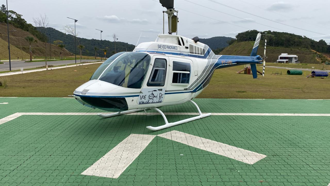 SC Casa à Venda Condomínio no Plaza em Itapema