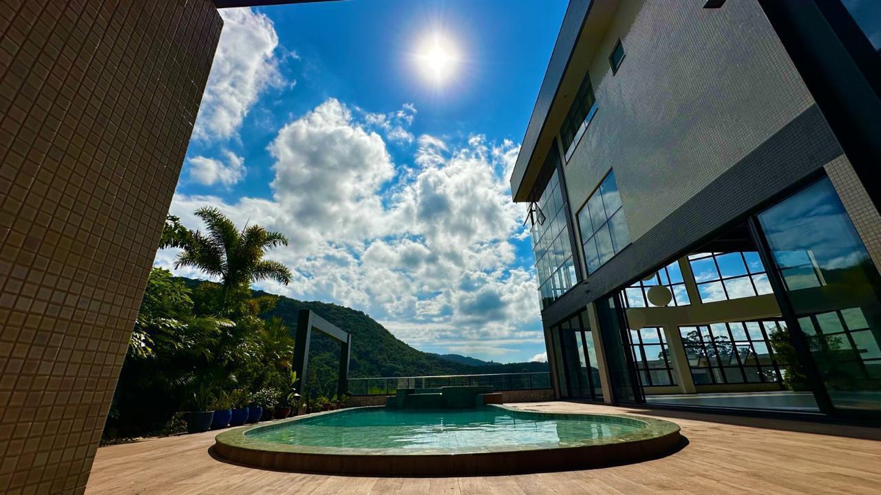 Casa à Venda no Condomínio Plaza