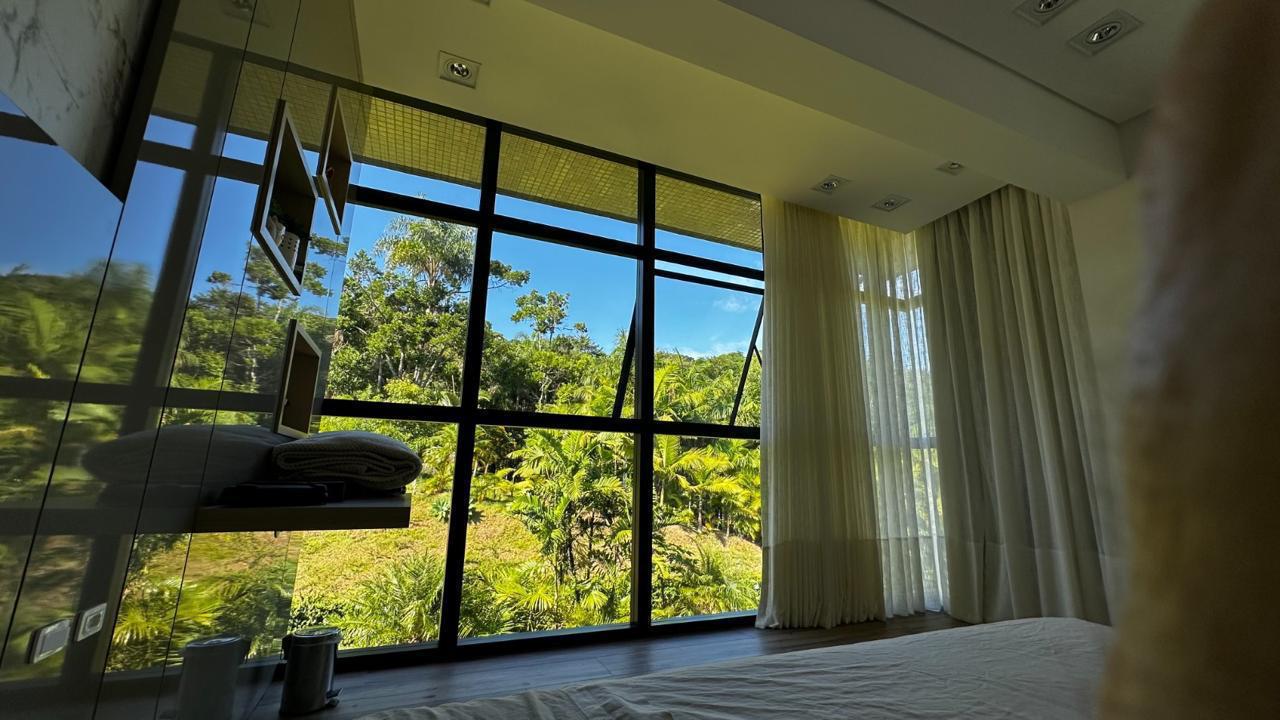 Casa de Luxo no Condomínio Plaza