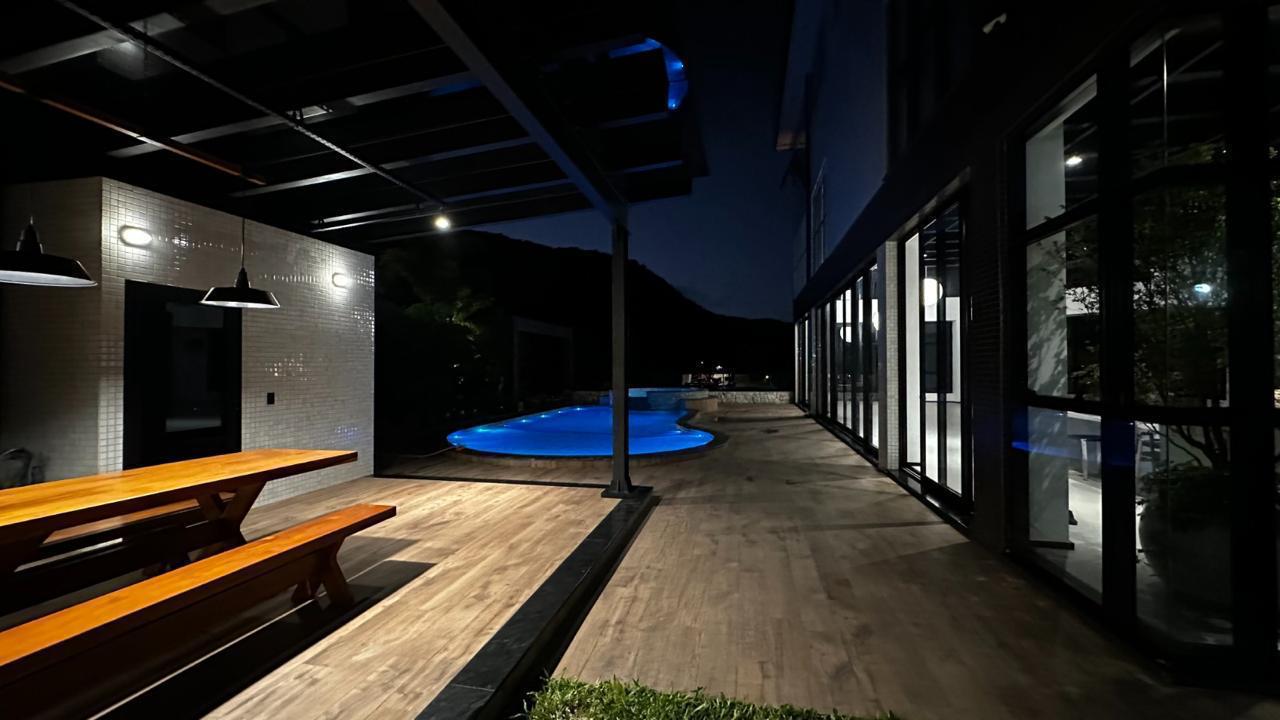Casa de Luxo no Condomínio Plaza
