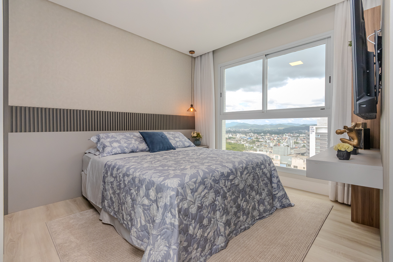 Apartamento à Venda Frente Mar no Épic Tower