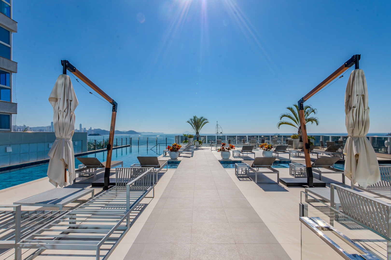 Apartamento à Venda Frente Mar no Épic Tower