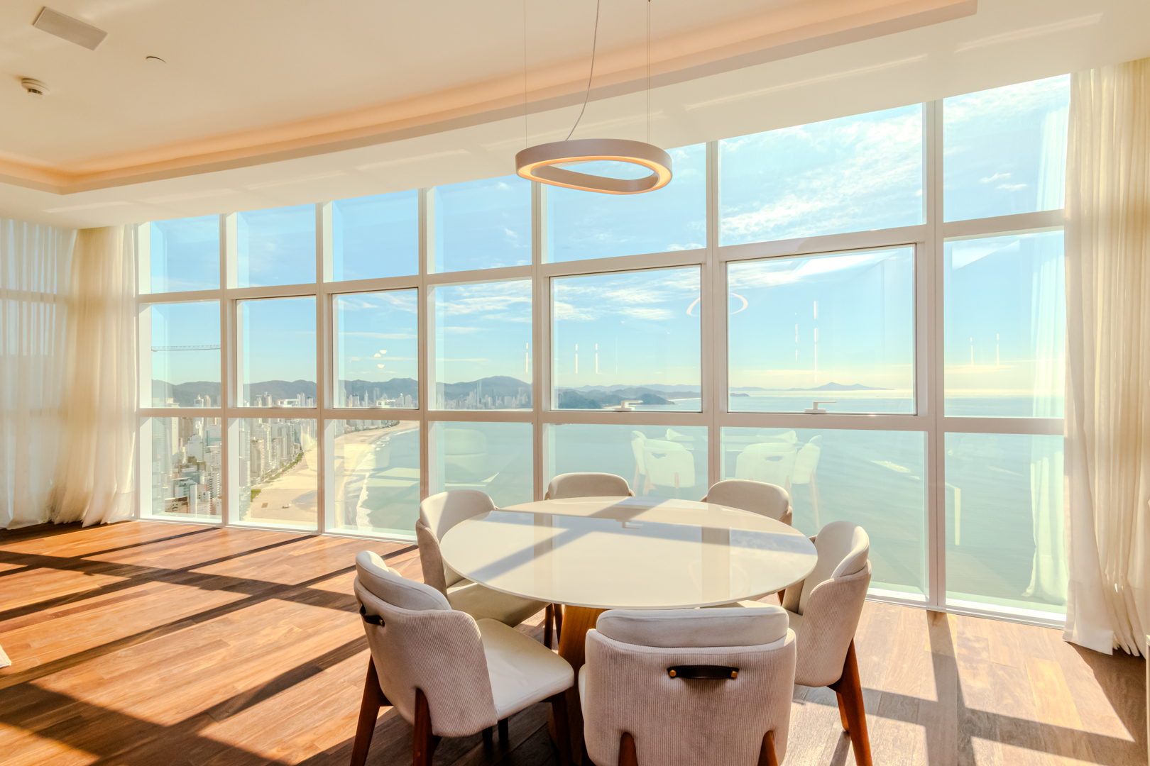 Venda de Apartamento no One Tower