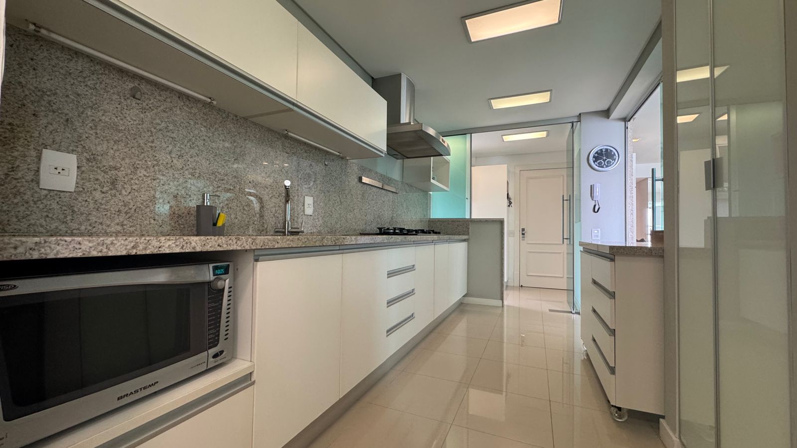 apartamento-3-suites-quadra-mar-balneario-camboriu-oppo-imoveis