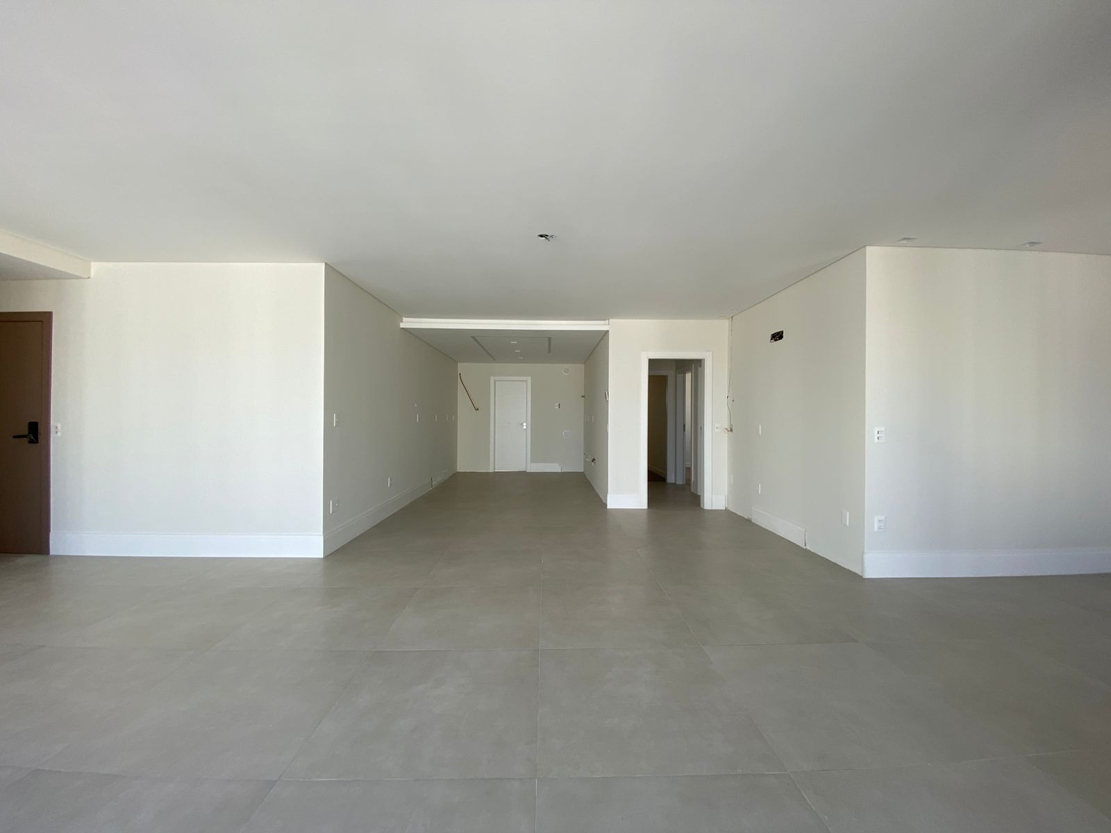 apartamento-edificio-admir-em-balneario-camboriu-oppo-imoveis-2-32a7a511-a925-48ed-9c75-05db52d1e1a7.jpeg