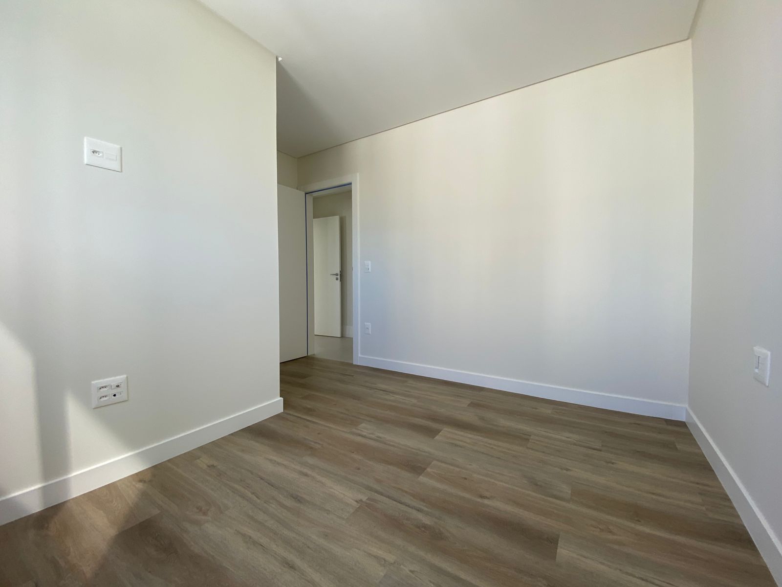 apartamento-edificio-admir-em-balneario-camboriu-oppo-imoveis-5-d19e723f-dda5-42c8-a72a-ad69c36125ba.jpeg