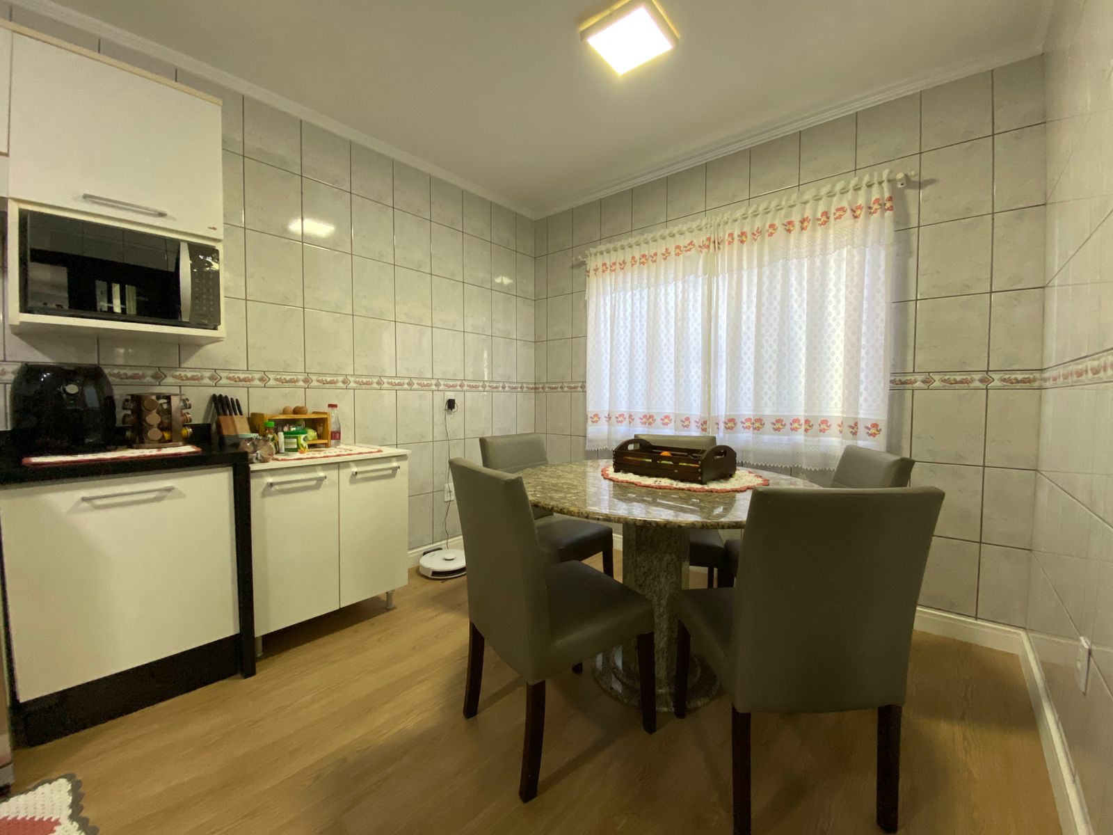 casa-a-venda-bairro-nacoes-em-balneario-camboriu-oppo-imoveis-13-ecd8c814-e1ef-4128-8399-0e0646d2efb3.jpeg
