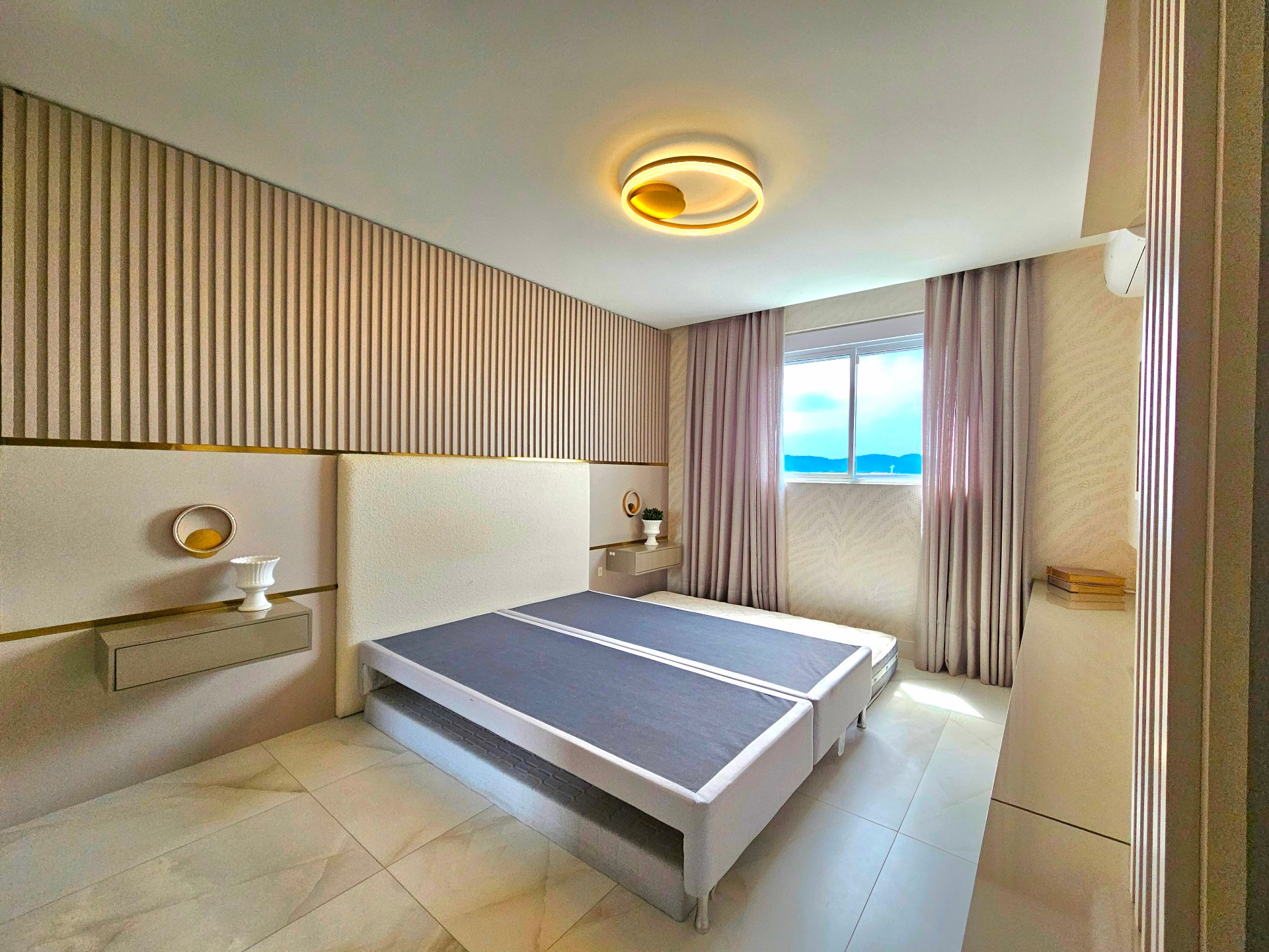 Apartamento-Duplex-4-Suítes-Edifício-Ocean-Breeze-Balneário-Camboriú