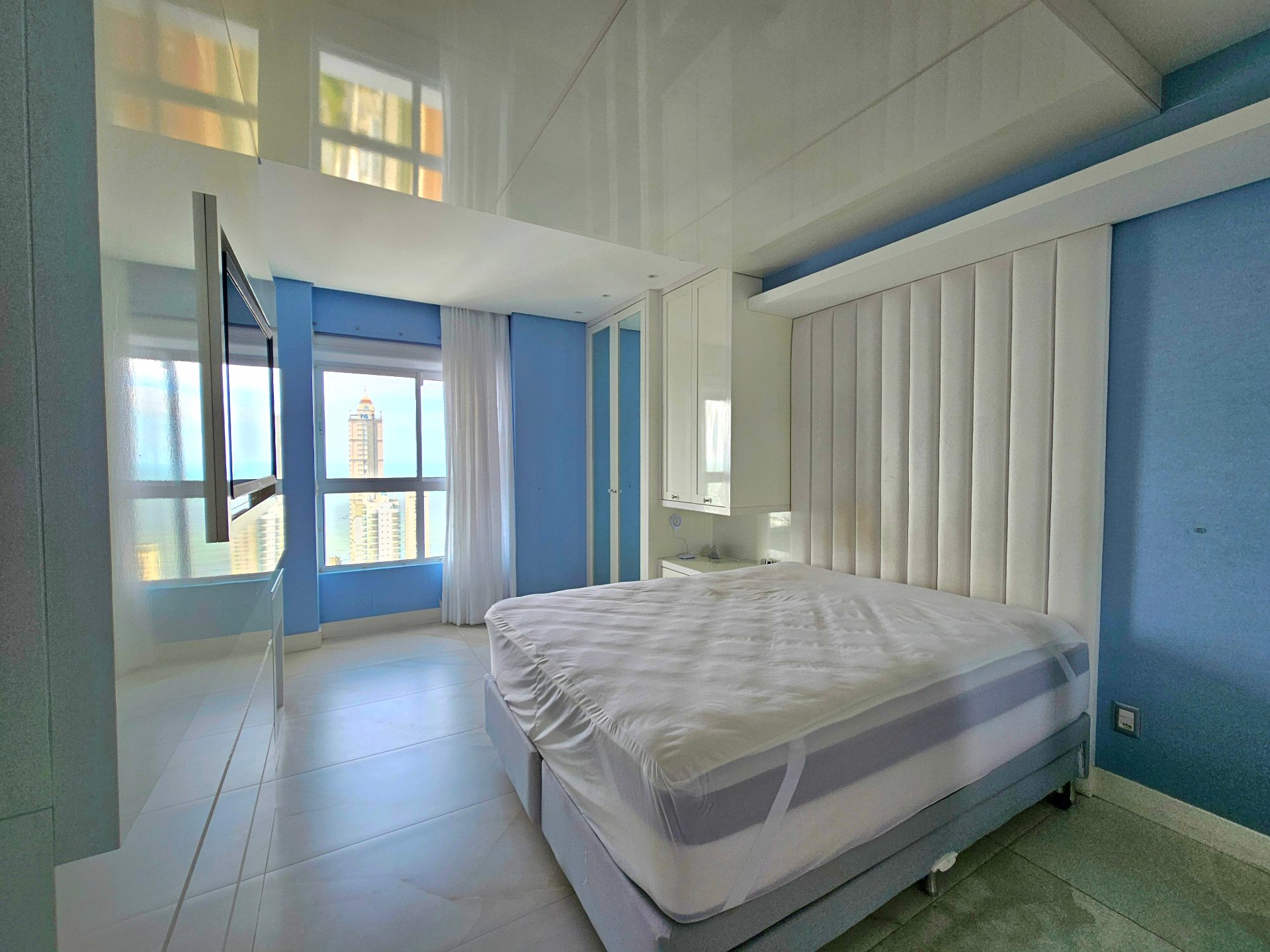 Apartamento-Duplex-4-Suítes-Edifício-Ocean-Breeze-Balneário-Camboriú