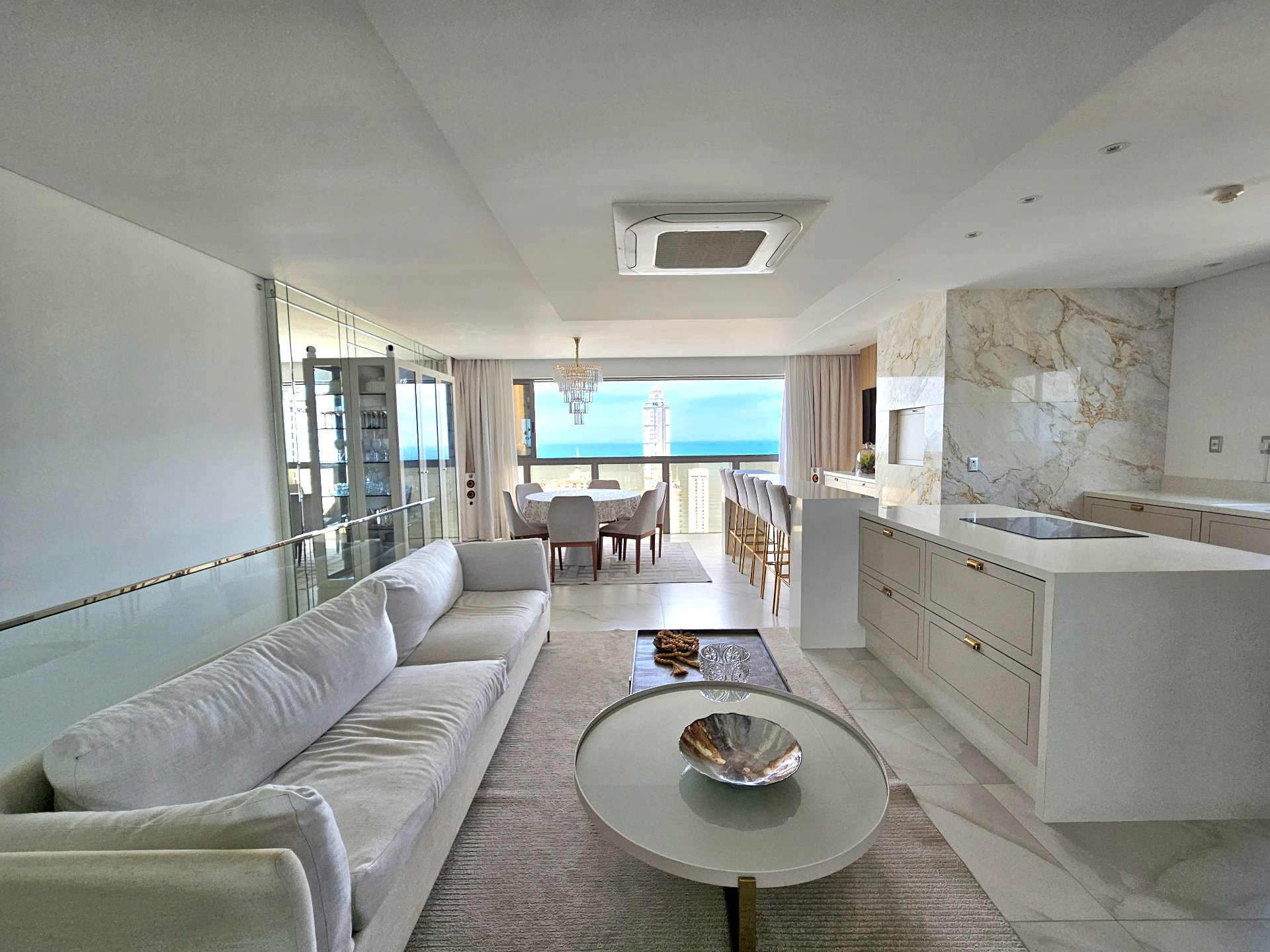 Apartamento-Duplex-4-Suítes-Edifício-Ocean-Breeze-Balneário-Camboriú