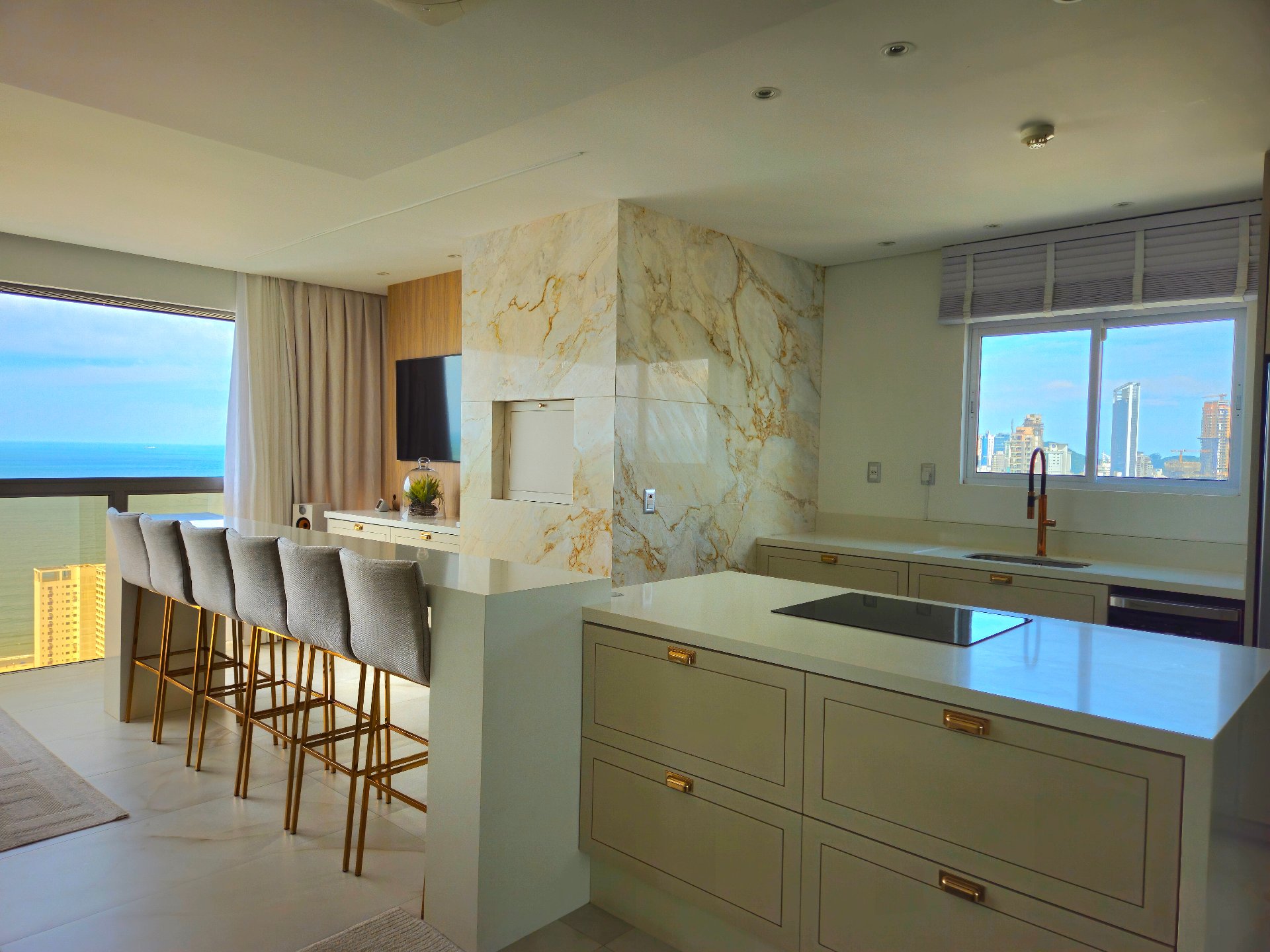 Apartamento-Duplex-4-Suítes-Edifício-Ocean-Breeze-Balneário-Camboriú