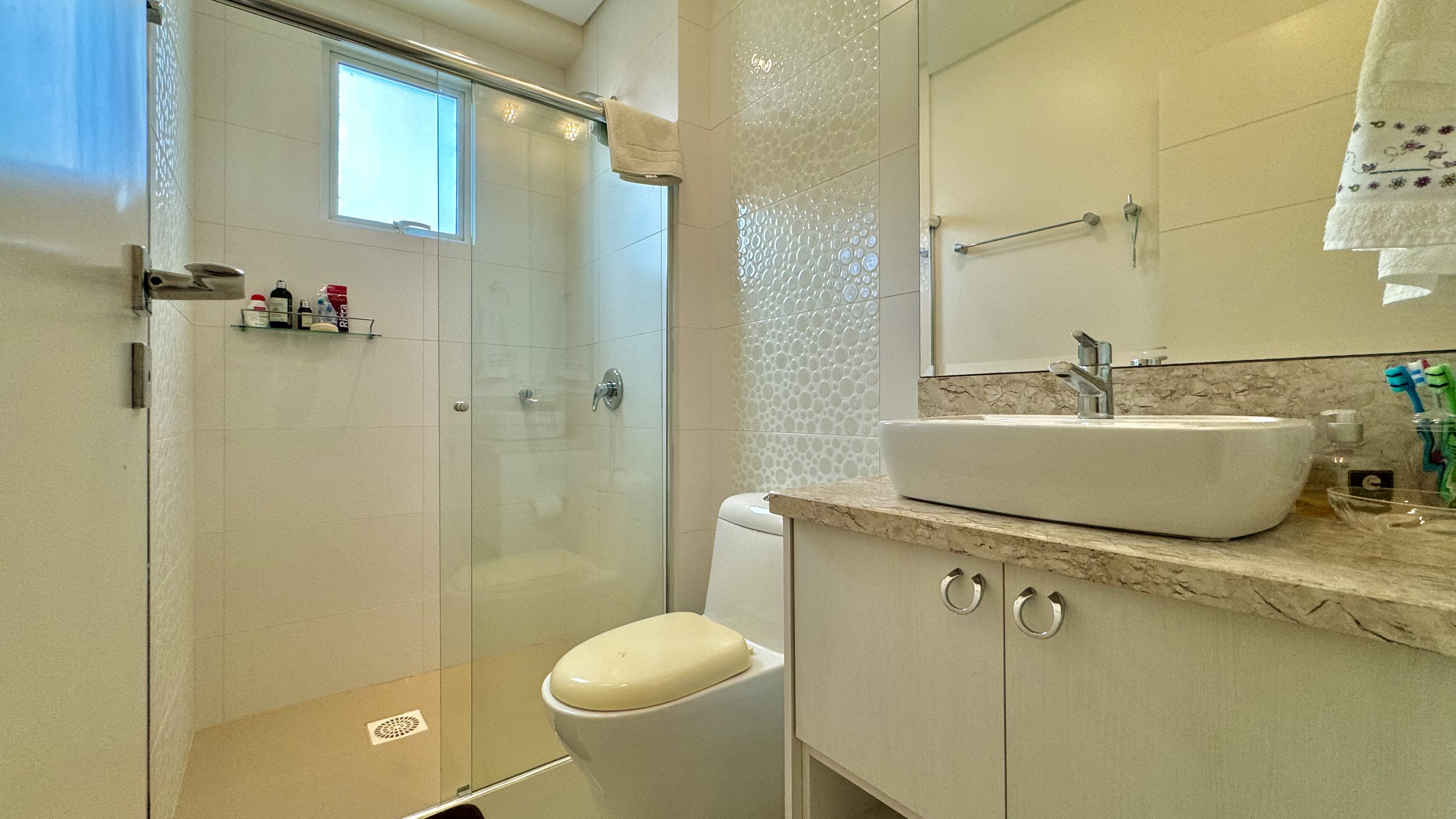 locacao-4-quartos-barra-tower-frente-mar-balneario-camboriu-oppo-imoveis