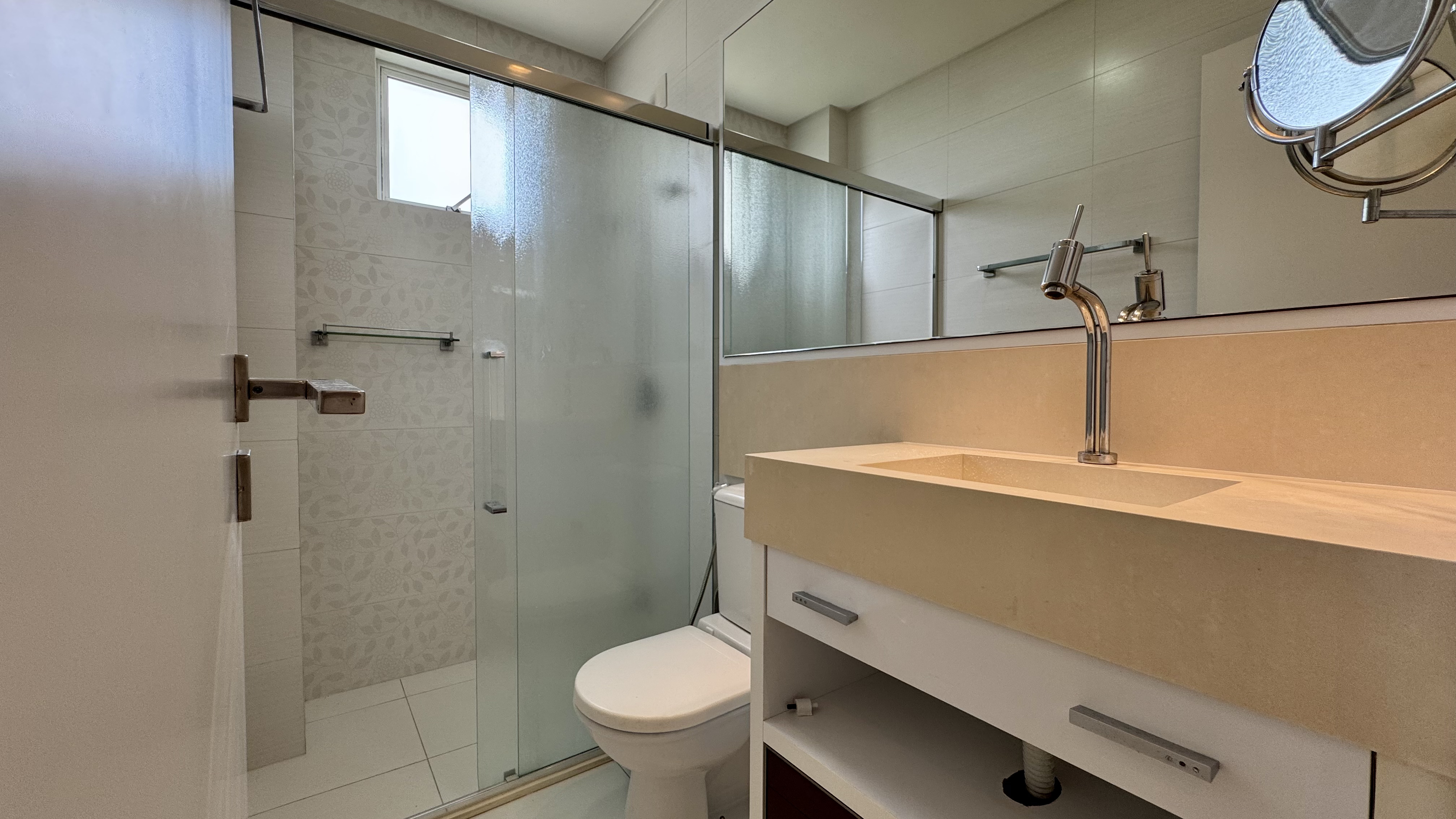 locacao-apartamento-quadra-mar-3-suites-holambra-residence-balneario-oppo-imoveis