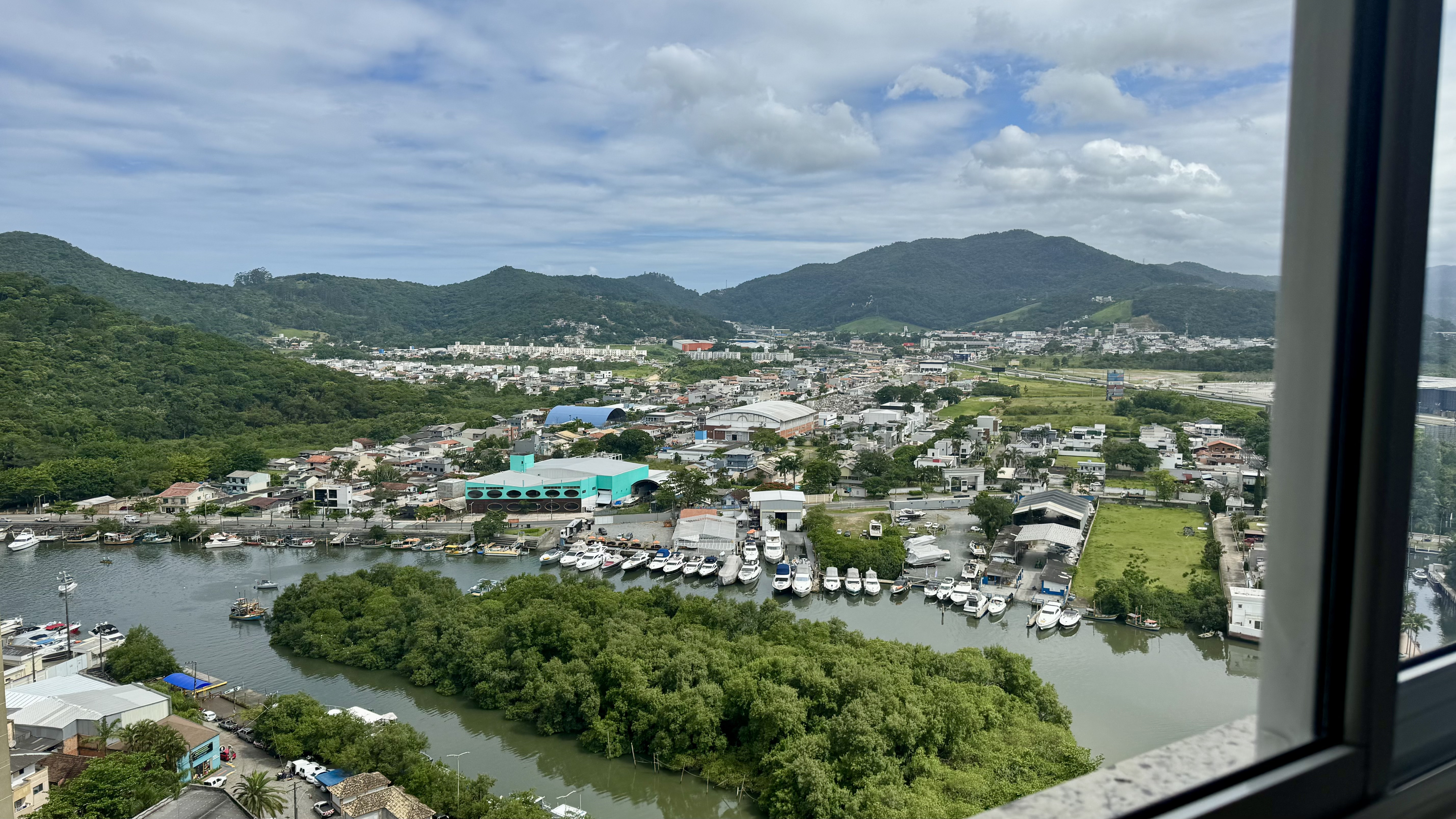 locacao-apartamento-quadra-mar-3-suites-holambra-residence-balneario-oppo-imoveis
