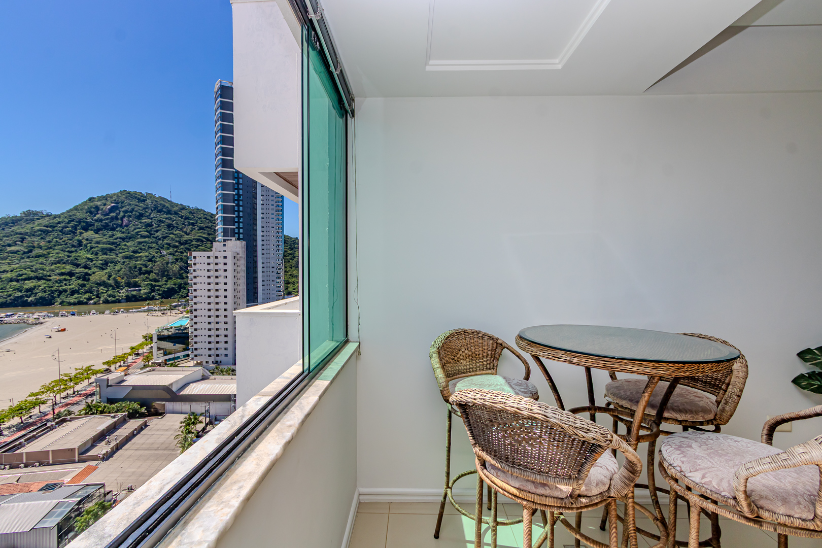 apartamento-quadra-mar-torre-de-san-francisco-balneario-camboriu-oppo-imoveis