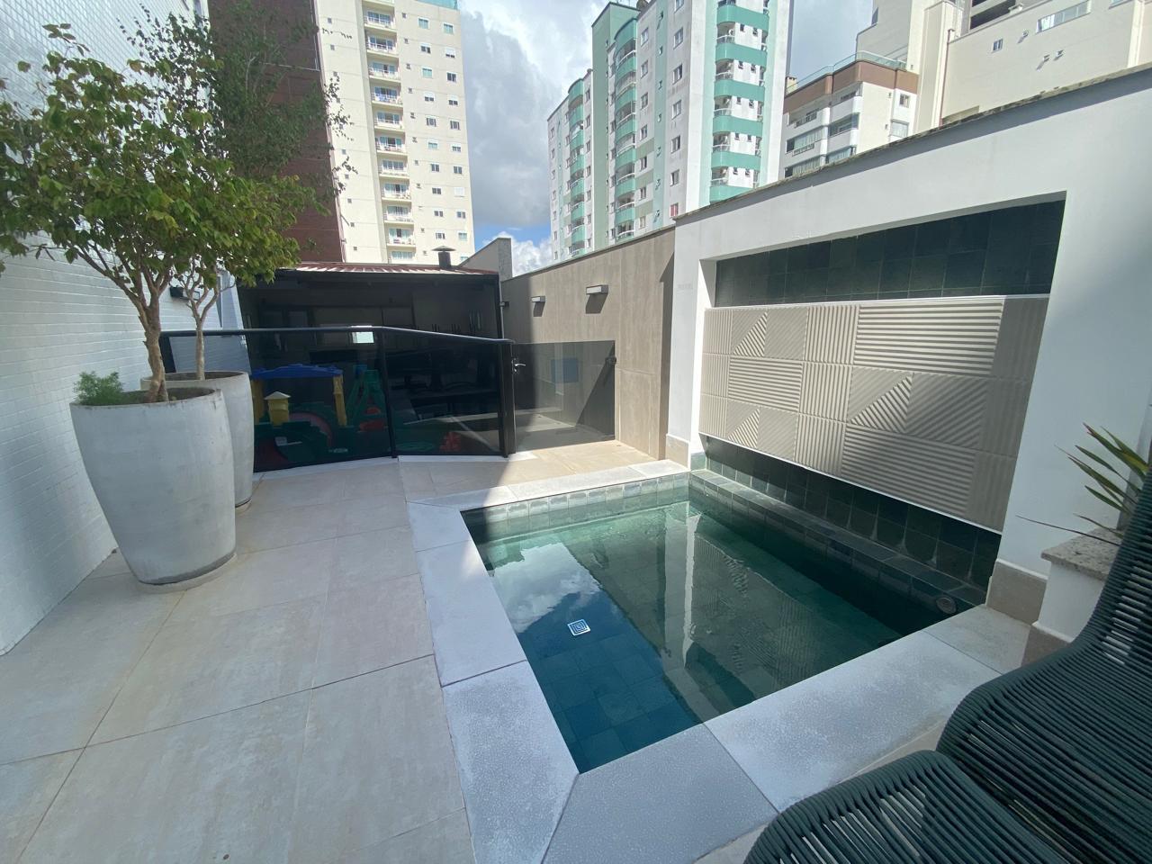 Edificio Villaggio del Mare-3 Suítes-Balneário Camboriú-centro