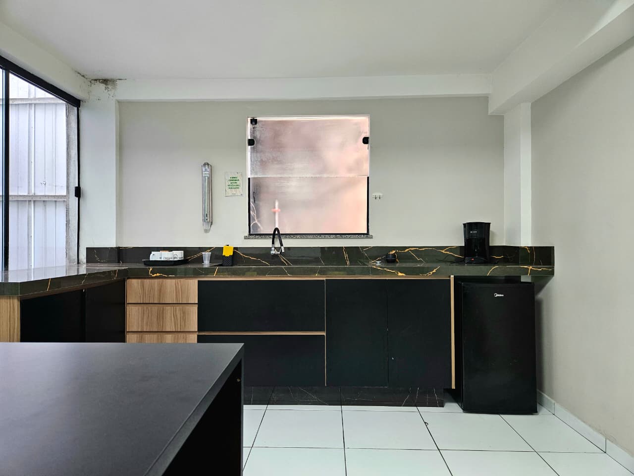 locação-sala-comercial-mobiliada-300m-itajai-oppo-imoveis