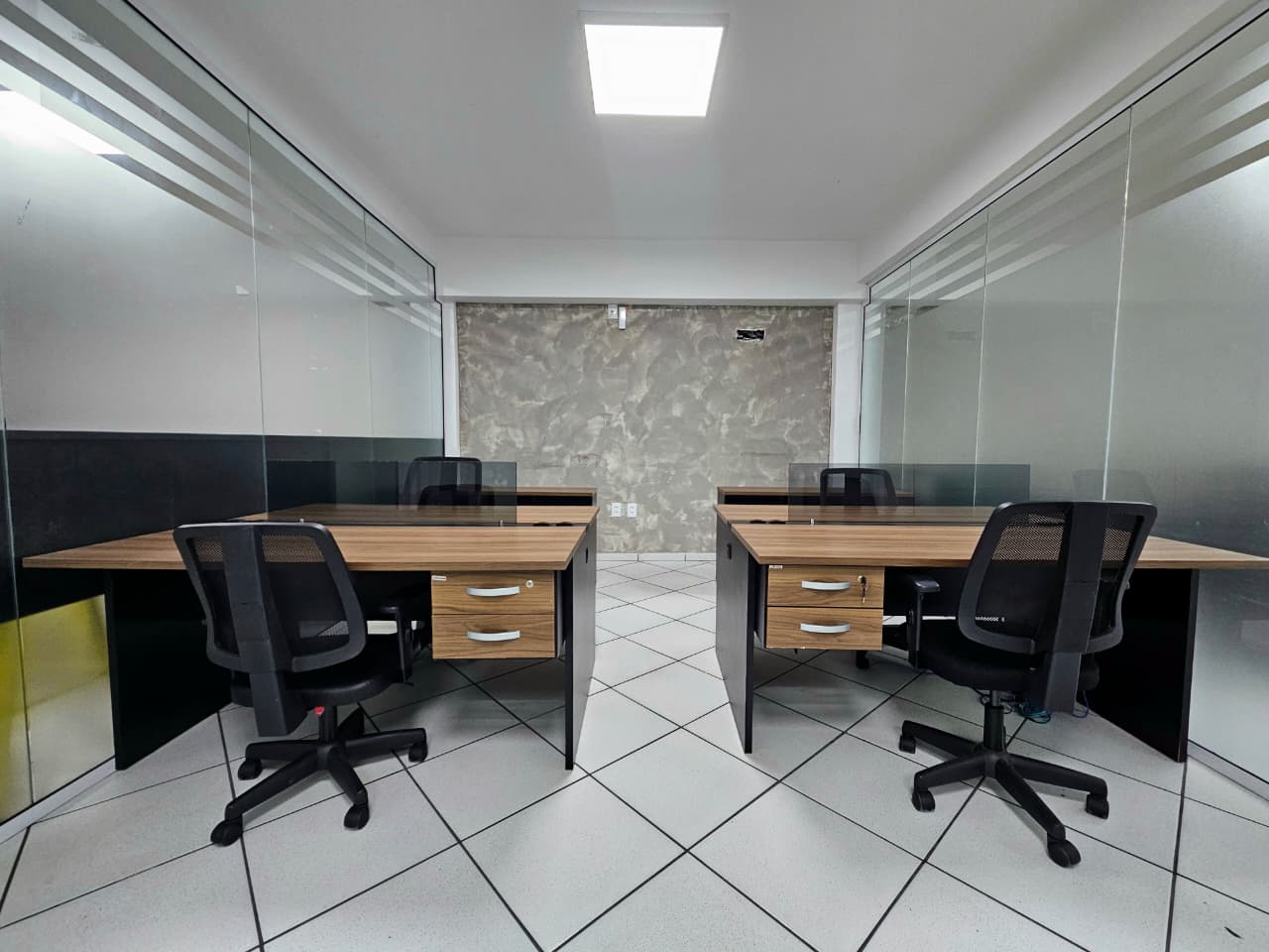 locação-sala-comercial-mobiliada-300m-itajai-oppo-imoveis