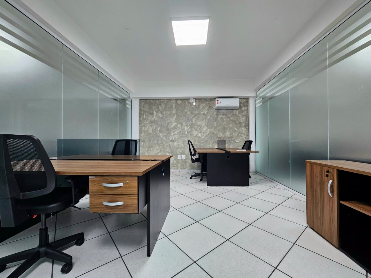 locação-sala-comercial-mobiliada-300m-itajai-oppo-imoveis