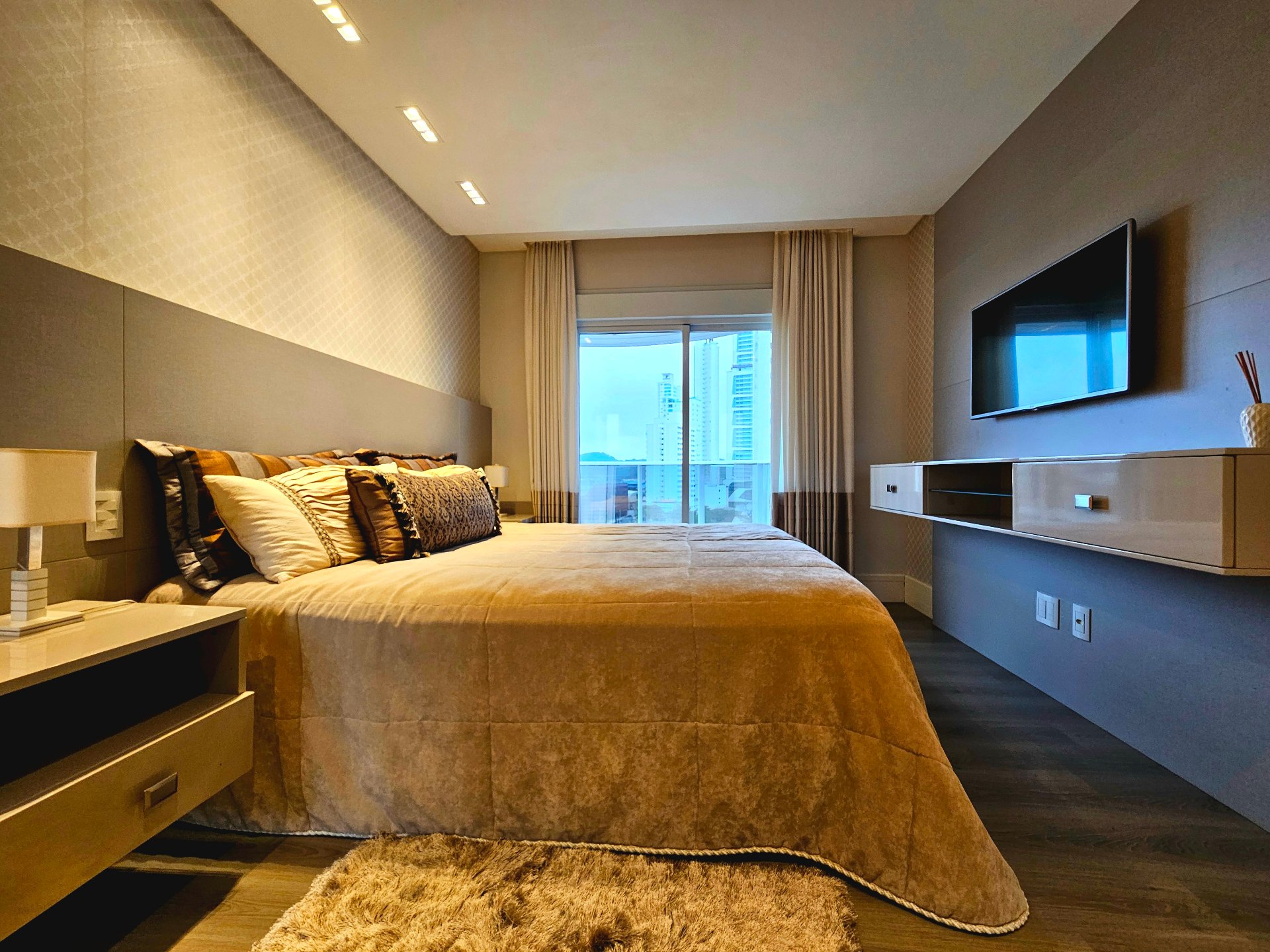 apartamento-frente-mar-ibiza-towers-4 suites-barra-sul-bc-oppo-imoveis