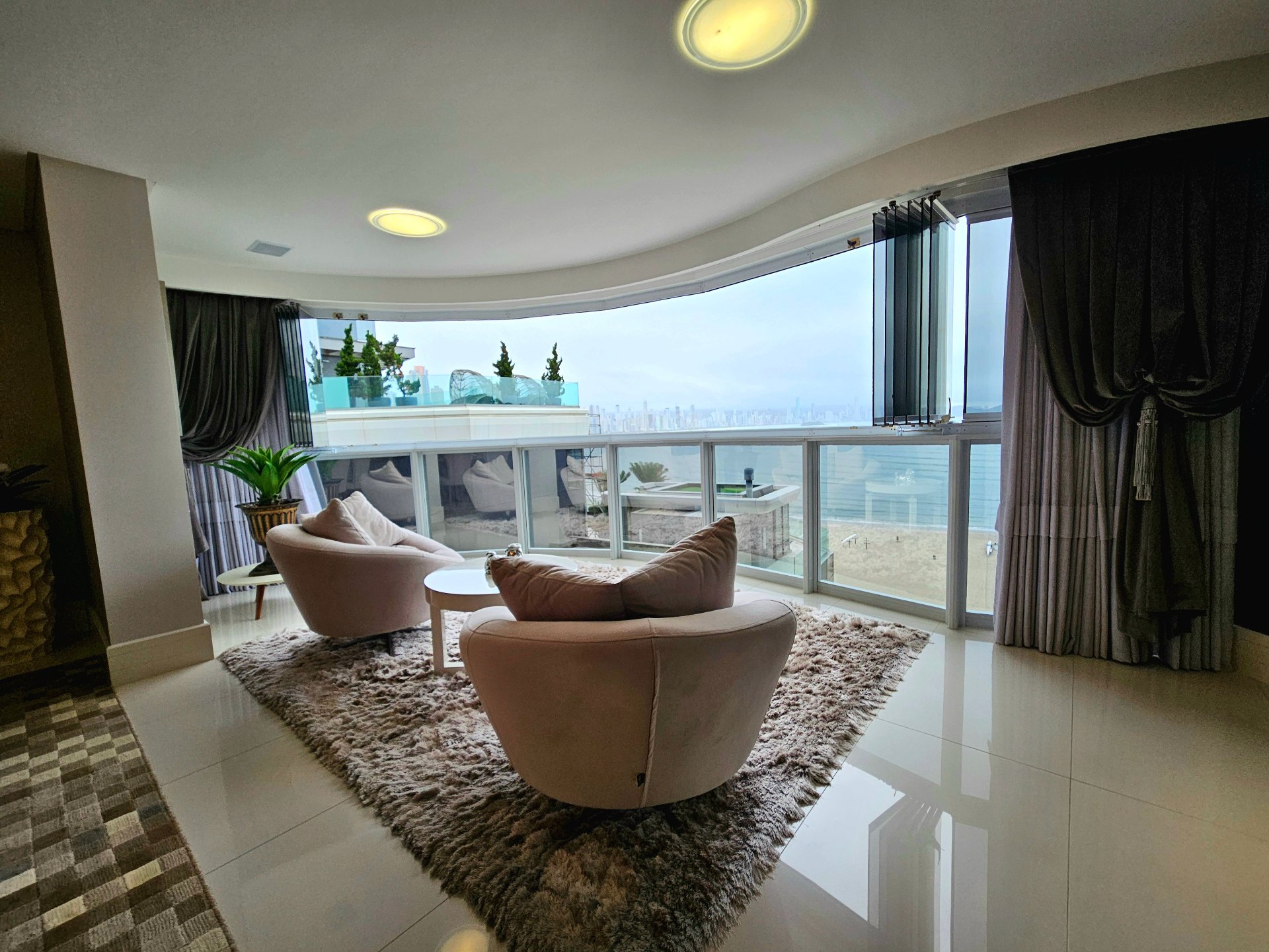apartamento-frente-mar-ibiza-towers-4 suites-barra-sul-bc-oppo-imoveis