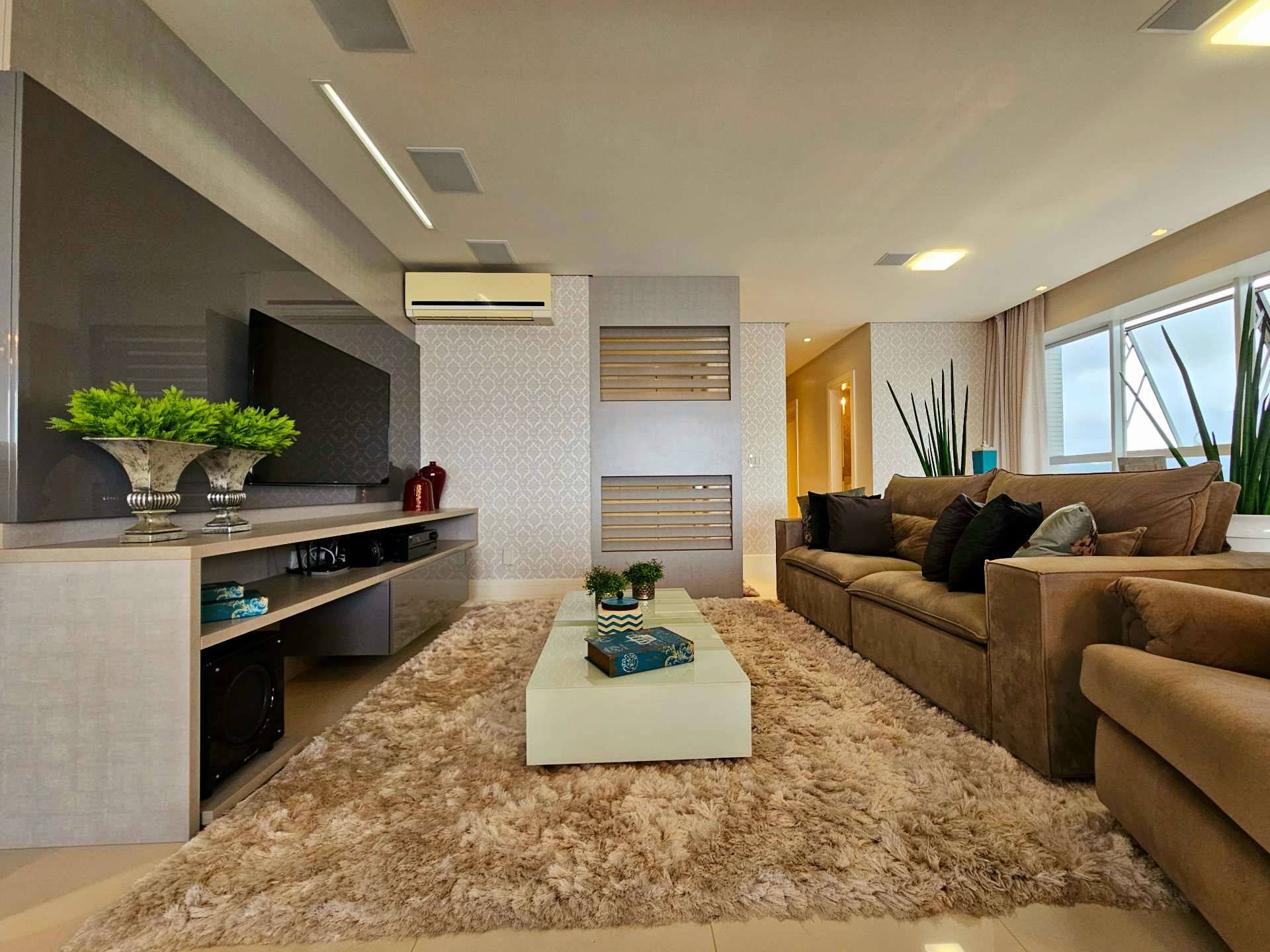 apartamento-frente-mar-ibiza-towers-4 suites-barra-sul-bc-oppo-imoveis