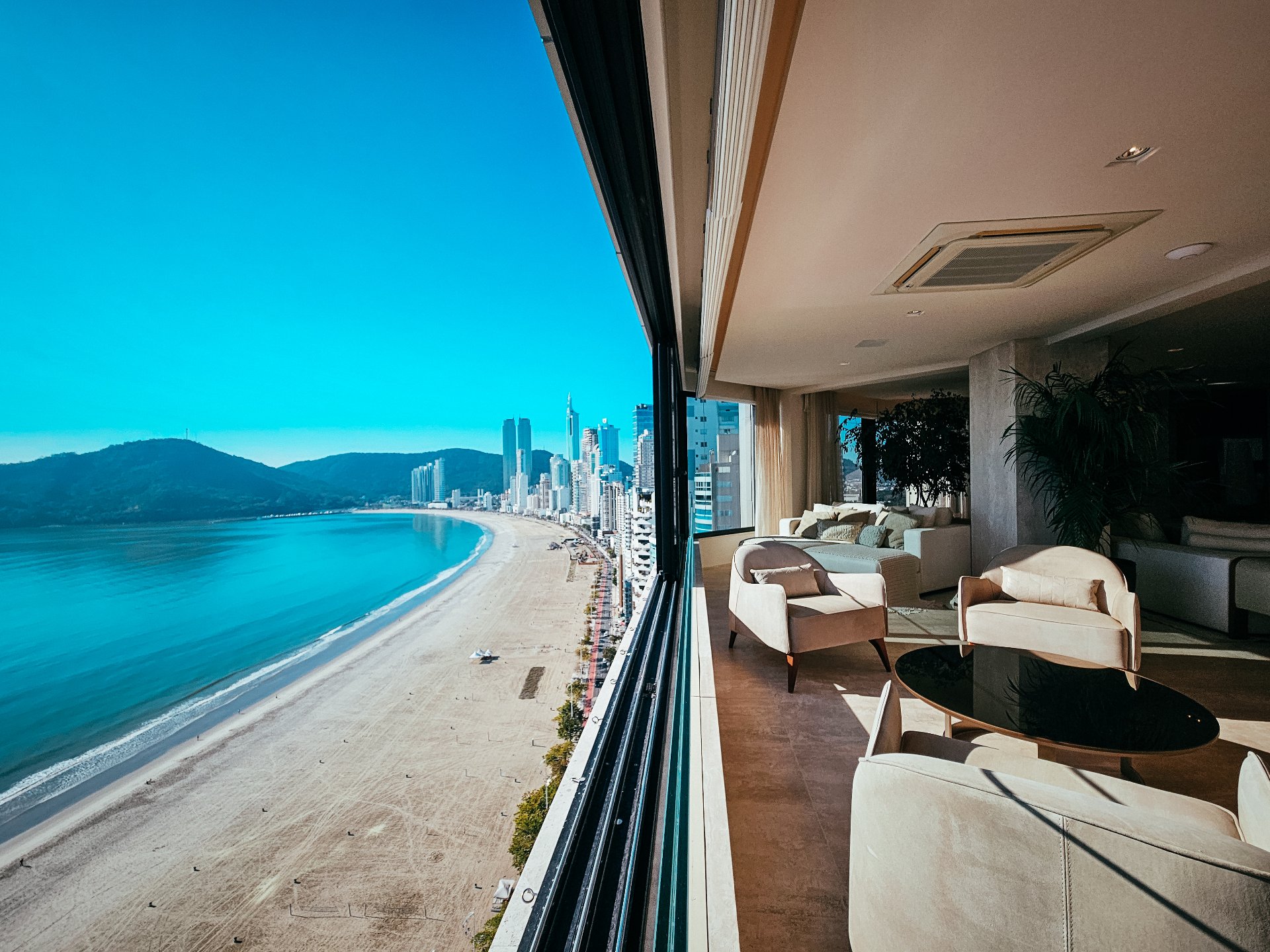 cobertura-salvador-dali-luxo-exclusividade-frente-mar-balneario-camboriu-oppo-imoveis-5-91230627-7248-4b9e-9d91-dffc1ca1342b.jpg
