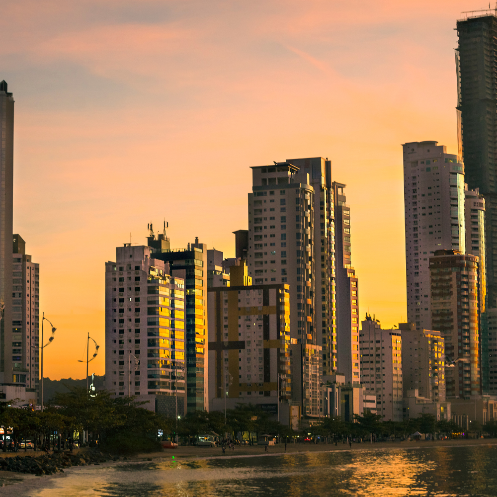Como é a infraestrutura de Balneário Camboriú?