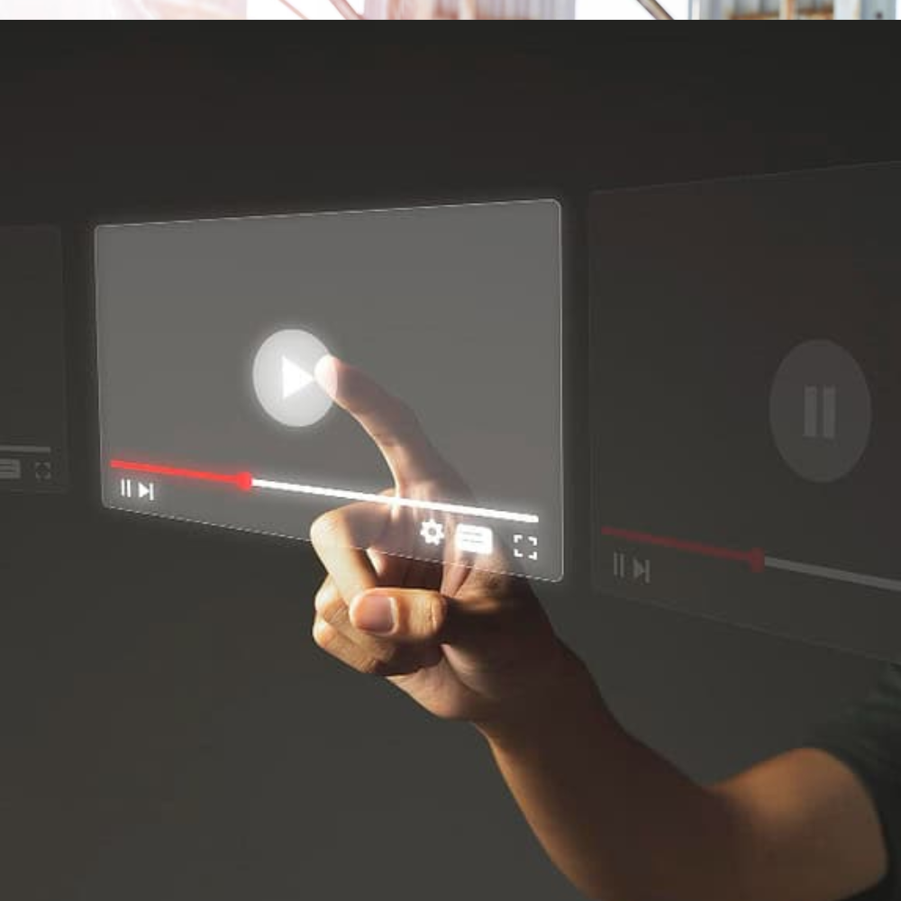 Youtubers famosos investem em imóveis, dobrando seu patrimônio.