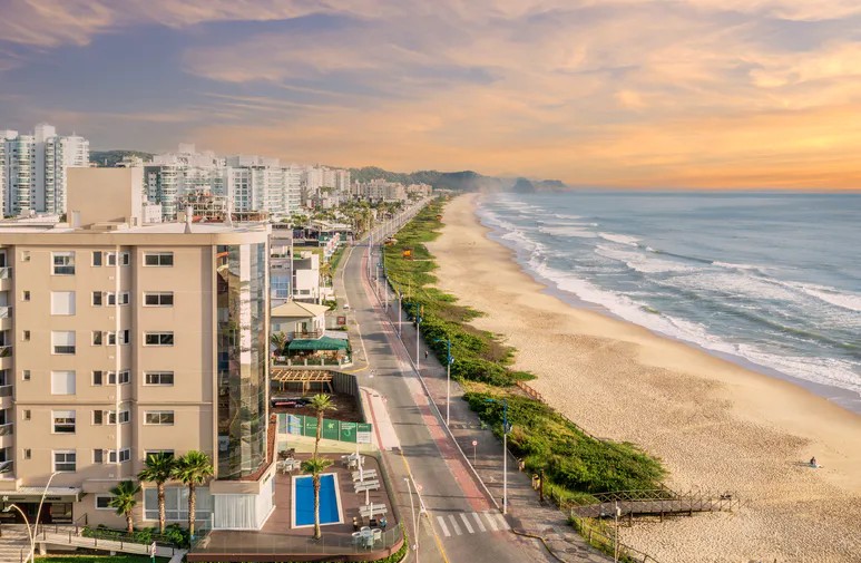 Praia Brava em Itajaí: destino de luxo para morar e investir em imóveis